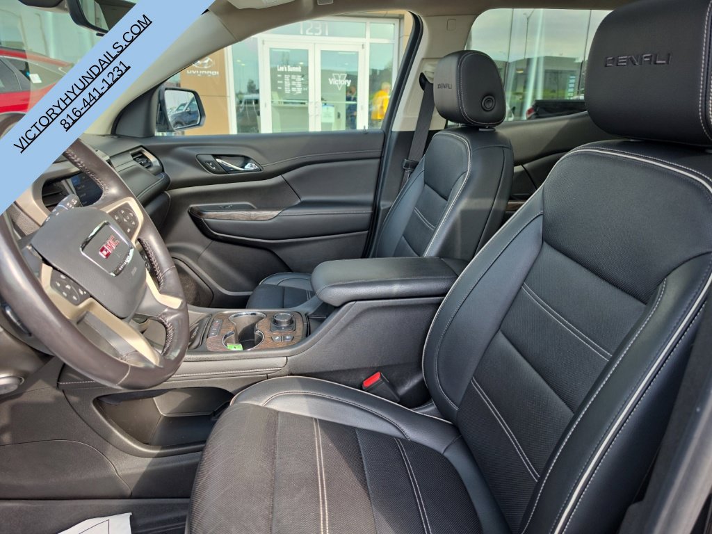 Used 2022 GMC Acadia Denali w/ Denali Ultimate Package FWD image 16