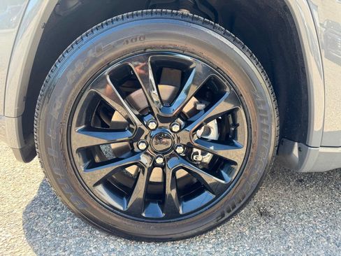 Used 2021 Jeep Grand Cherokee Laredo X AWD/4WD image 11