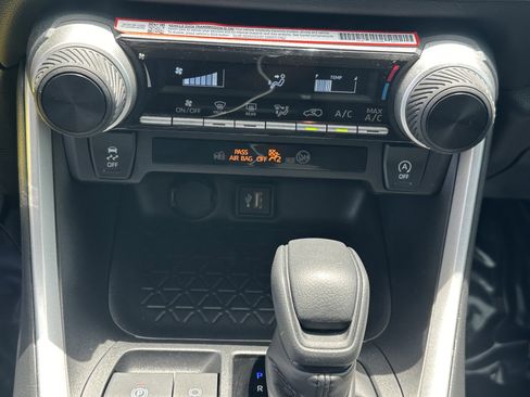 Used 2025 Toyota RAV4 LE FWD image 29