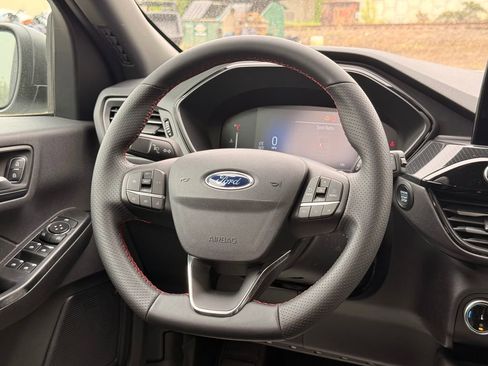 Used 2025 Ford Escape ST-Line AWD/4WD image 17