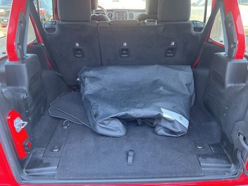 Certified 2018 Jeep Wrangler Unlimited Sport S image 12