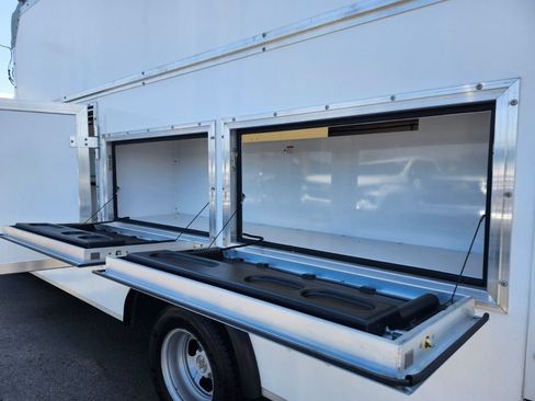 Used 2022 Chevrolet Express 3500 w/ Power Convenience Package RWD image 23