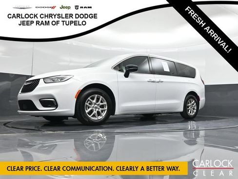 Used 2025 Chrysler Pacifica Select FWD image 60