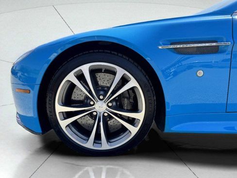 Used 2011 Aston Martin V12 Vantage Coupe image 54