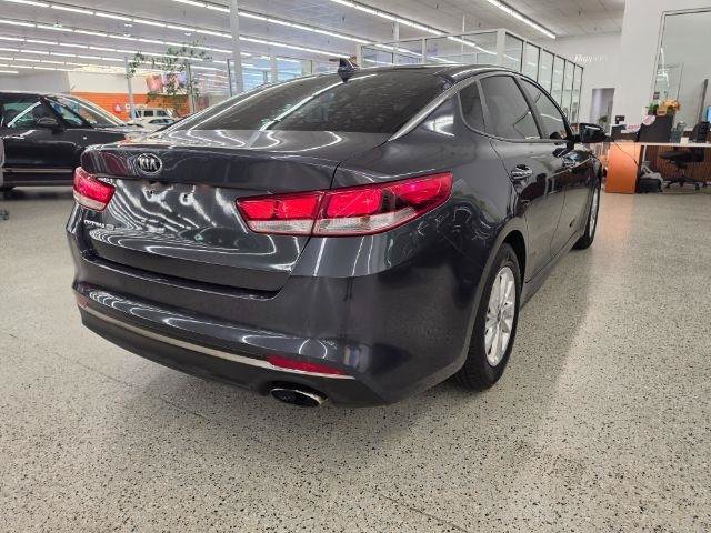 Used 2017 Kia Optima LX w/ Driver Convenience Package FWD image 5