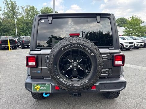 Used 2023 Jeep Wrangler Unlimited w/ Cold Weather Group AWD/4WD image 17
