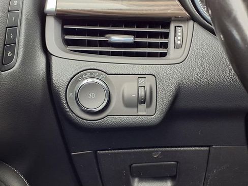 Used 2019 Buick Envision Essence FWD image 17