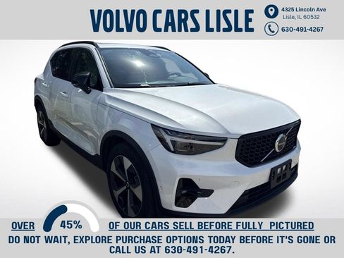 Certified 2026 Volvo XC40 B5 Plus AWD/4WD image 1