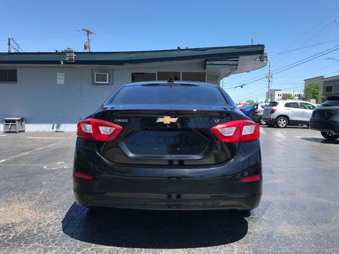 Used 2017 Chevrolet Cruze LT w/ Convenience Package FWD image 6