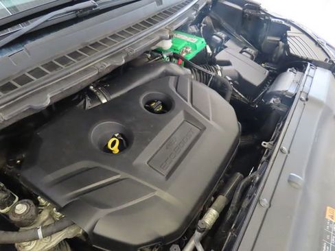 Used 2018 Ford Edge SE FWD image 35