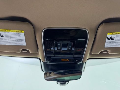 Used 2024 Land Rover Range Rover SE AWD/4WD image 17