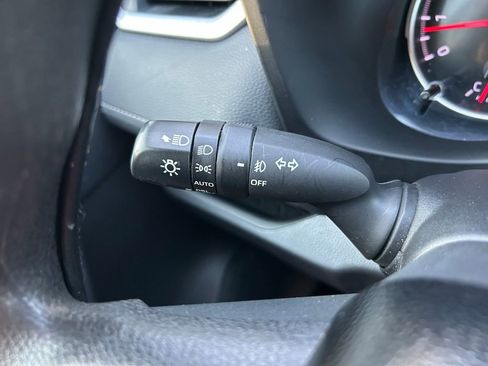 Used 2021 Toyota RAV4 XLE FWD image 23