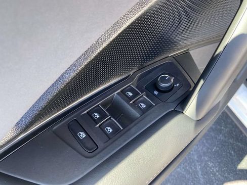 Certified 2026 Volkswagen Tiguan SE R-Line FWD image 19