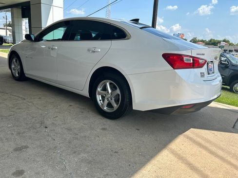 Used 2018 Chevrolet Malibu LS FWD image 5