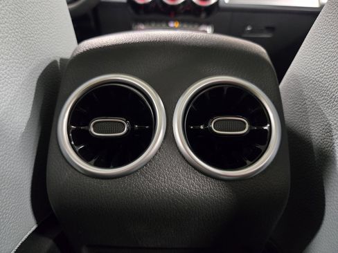 New 2026 Mercedes-Benz GLB 35 AMG 4MATIC image 35