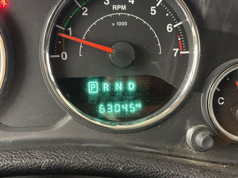 Used 2015 Jeep Wrangler Unlimited Sahara w/ Max Tow Package image 15