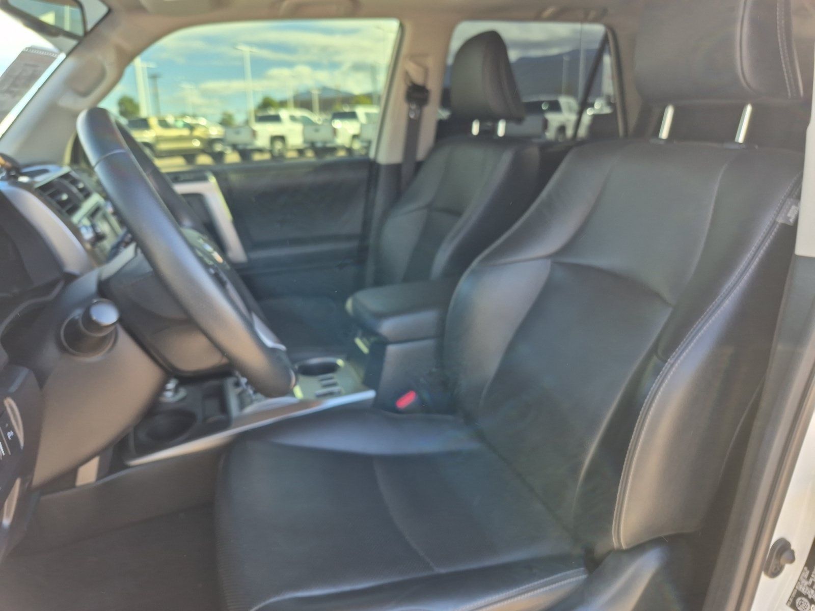 Used 2019 Toyota 4Runner SR5 AWD/4WD image 17