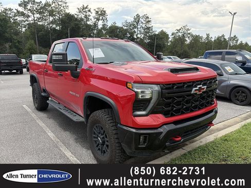 Used 2025 Chevrolet Silverado 2500 ZR2 w/ Technology Package AWD/4WD image 1