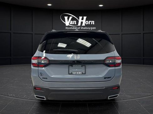 Used 2023 Honda Pilot Sport image 4