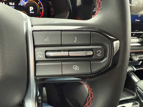 Used 2026 Chevrolet Colorado Z71 AWD/4WD image 43