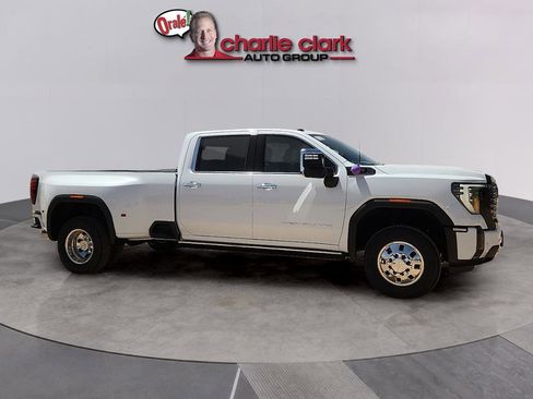 New 2026 GMC Sierra 3500 Denali Ultimate AWD/4WD image 6