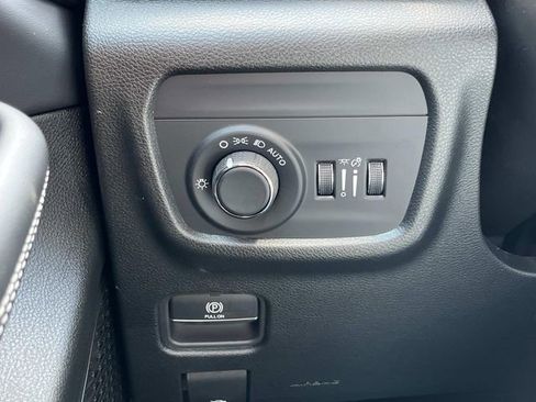 New 2026 Jeep Grand Cherokee Laredo AWD/4WD image 32