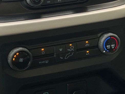 Used 2023 Ford F150 XLT AWD/4WD image 18