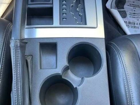 Used 2010 Jeep Liberty Limited w/ Tire & Wheel Group RWD image 16