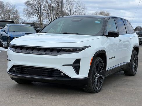 Used 2024 Jeep Wagoneer Launch Edition image 49