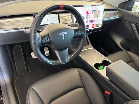 Used 2021 Tesla Model Y Performance image 14