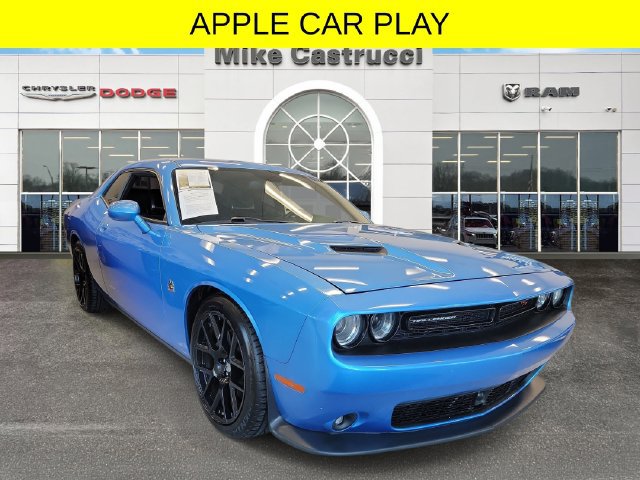 Used 2015 Dodge Challenger R/T Scat Pack w/ Leather Interior Group RWD image 2