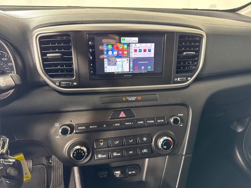 Used 2020 Kia Sportage LX image 18