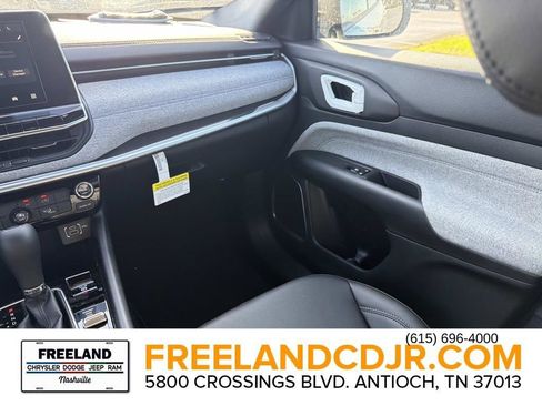 New 2026 Jeep Compass Latitude image 18