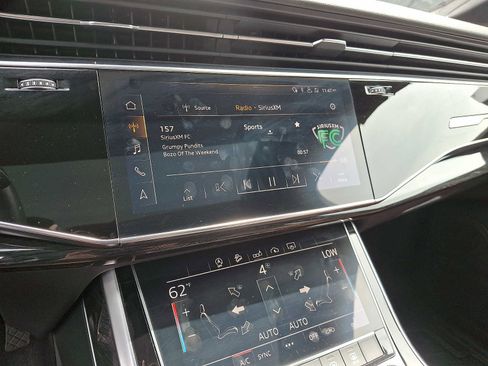 Used 2020 Audi Q7 2.0T Premium Plus w/ Premium Plus Package AWD/4WD image 18