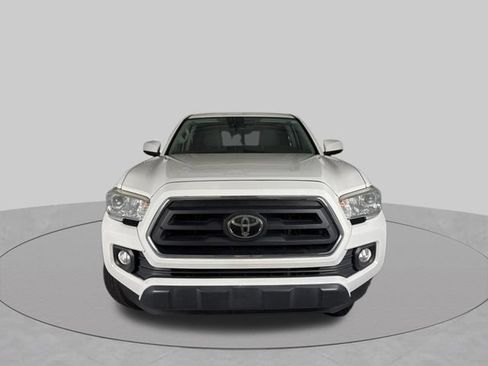 Used 2020 Toyota Tacoma SR5 w/ SR5 Appearance Package (SM) RWD image 3