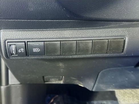 Used 2025 Toyota Corolla LE image 21