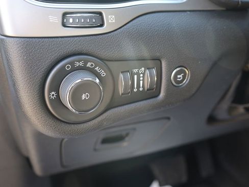 Used 2020 Jeep Cherokee High Altitude image 15