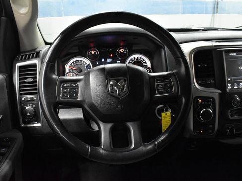 Used 2017 RAM 1500 Classic SLT image 6