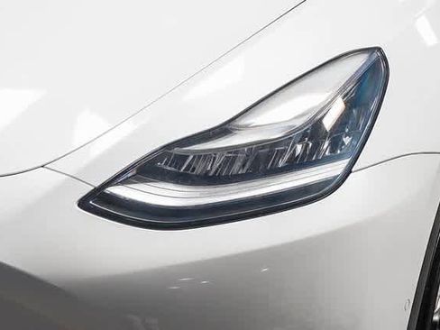 Used 2021 Tesla Model Y Long Range image 7