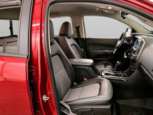 Used 2018 Chevrolet Colorado Z71 AWD/4WD image 7