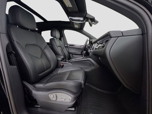 Used 2024 Porsche Macan image 30