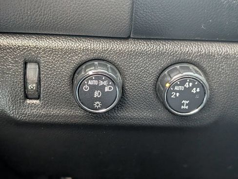 Used 2016 Chevrolet Colorado LT w/ LT Convenience Package AWD/4WD image 12