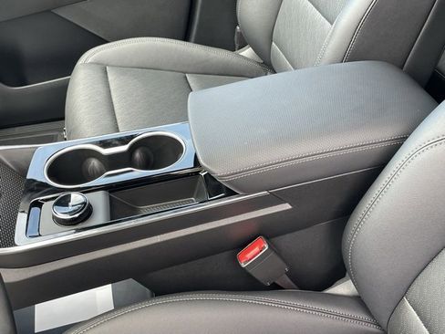 New 2026 Chevrolet Equinox LT w/ Convenience Package II image 28