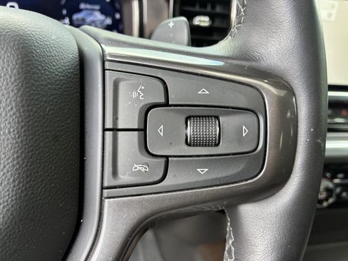 Used 2025 Chevrolet Silverado 1500 High Country AWD/4WD image 31