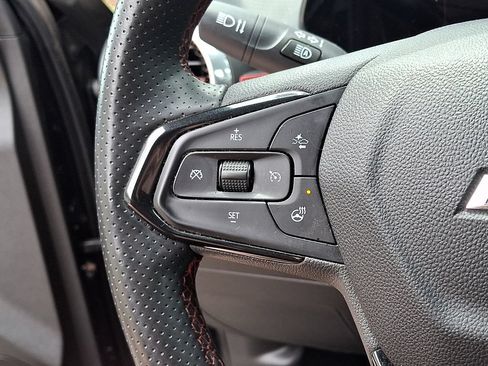 Used 2024 Chevrolet Trax RS w/ Driver Confidence Package FWD image 19