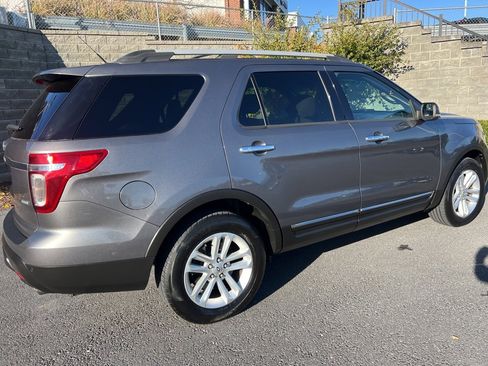 Used 2013 Ford Explorer XLT image 3