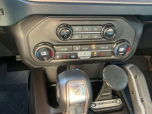 Used 2024 Ford Bronco Outer Banks image 32