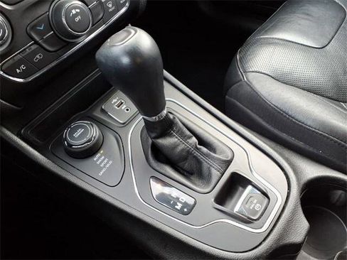 Certified 2020 Jeep Cherokee Latitude Lux w/ Quick Order Package 26H Lux image 20