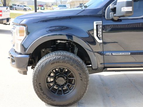 Used 2021 Ford F350 Platinum w/ Tremor Off-Road Package AWD/4WD image 12