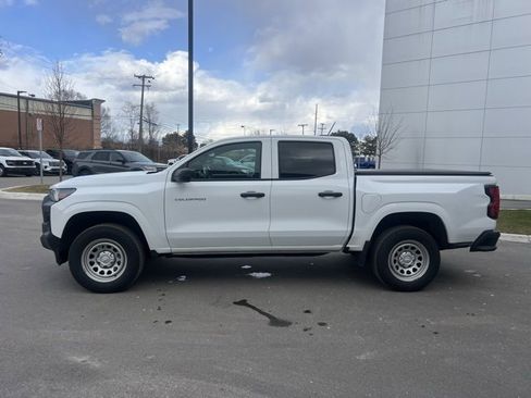 Used 2024 Chevrolet Colorado W/T w/ Advanced Trailering Package image 8